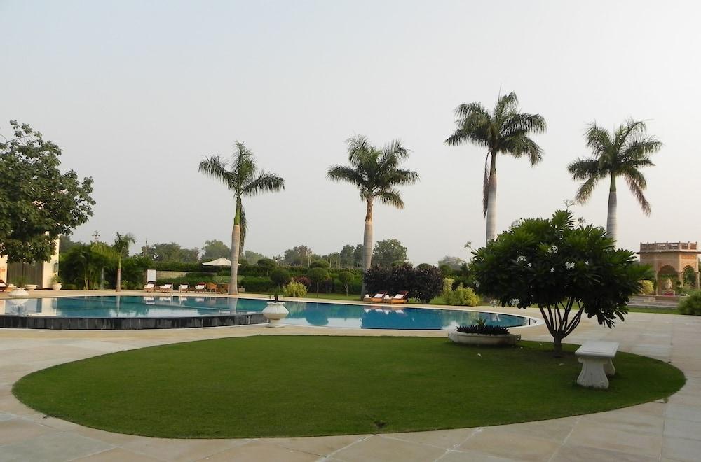 The Lalit Temple View Otel Khajurāho Dış mekan fotoğraf