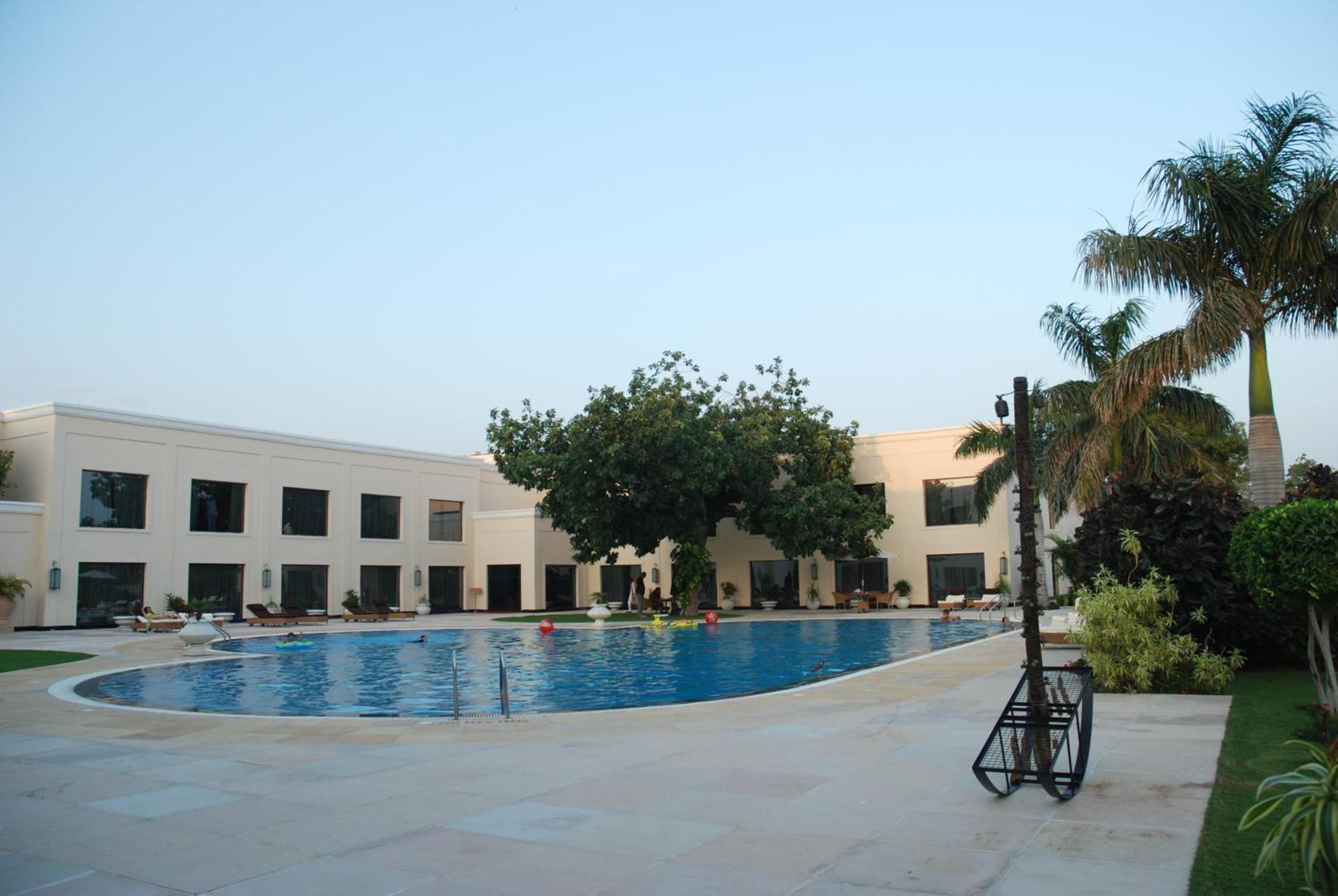The Lalit Temple View Otel Khajurāho Dış mekan fotoğraf