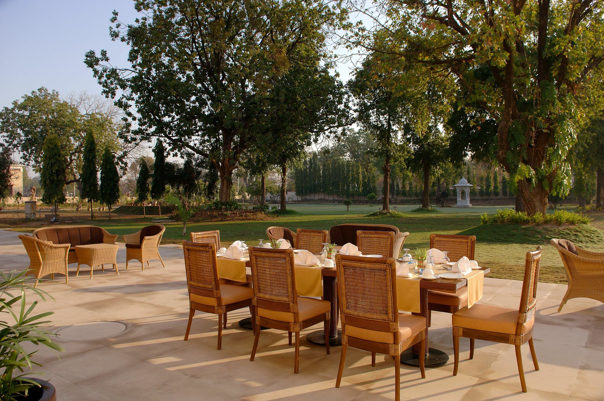 The Lalit Temple View Otel Khajurāho Restoran fotoğraf