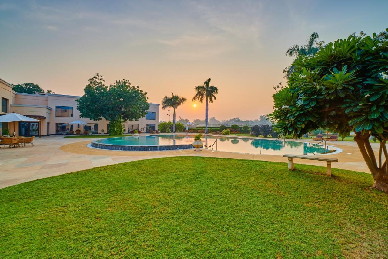 The Lalit Temple View Otel Khajurāho Dış mekan fotoğraf
